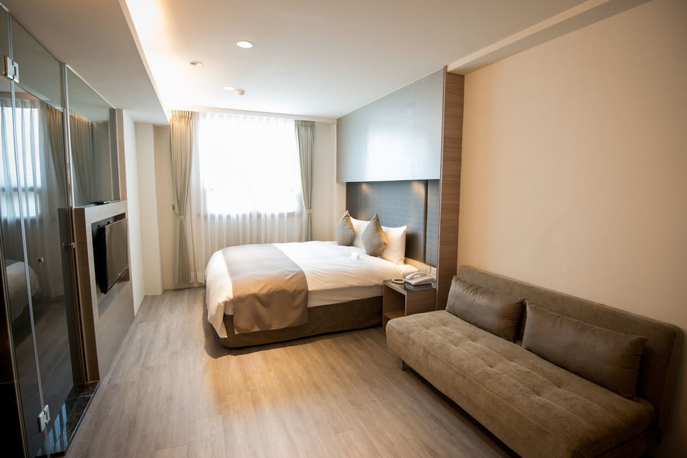 Shin Yuan Celeb Metro Hotel Cidade de Hsinchu Exterior foto