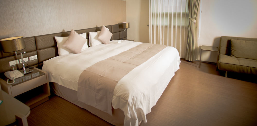 Shin Yuan Celeb Metro Hotel Cidade de Hsinchu Exterior foto